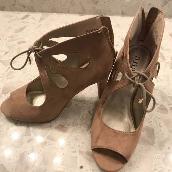 Ana suede heels - Picture 1 of 3